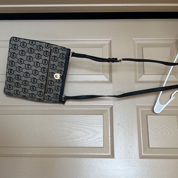 Michael Kors - Picture 3 of 7